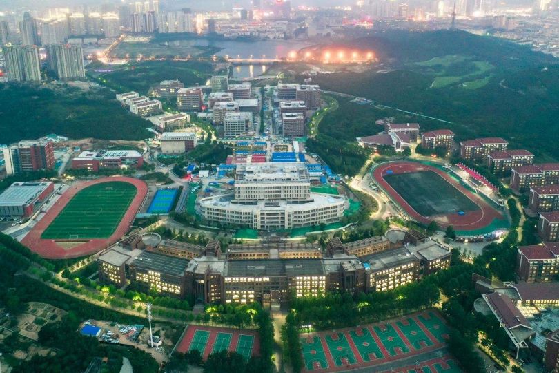 青島理工大學(xué)