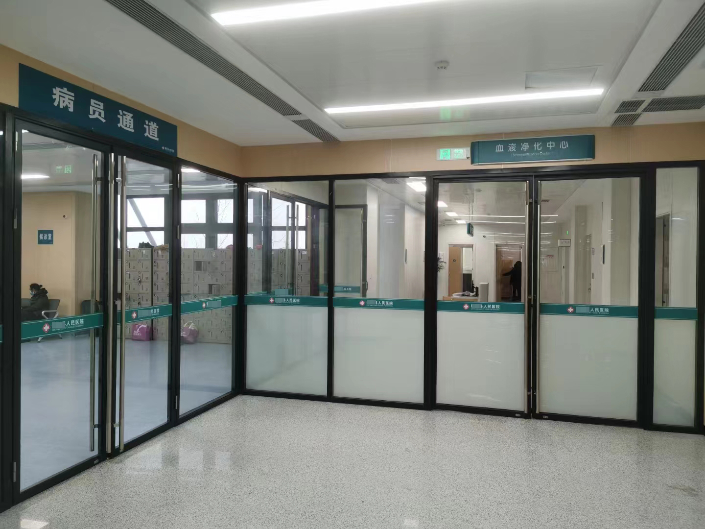 防火玻璃隔斷.jpg
